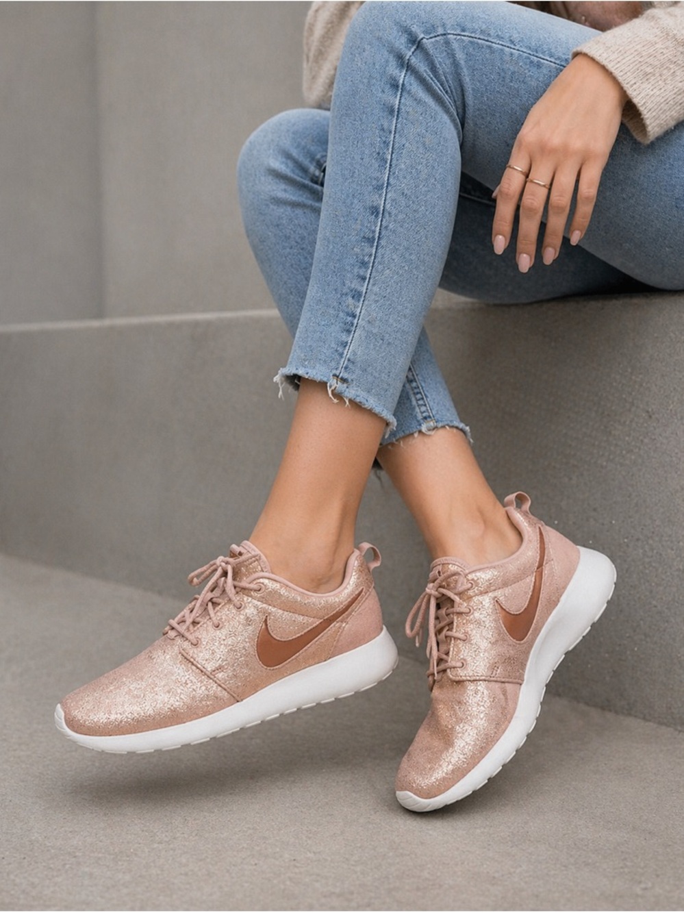 Nike Roshe One Women 7.5 Pink Glitter Sneakers Lightweight Running Shoes EU 38.5